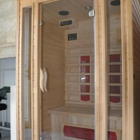 D'hotes Sauternais Bed & Breakfast 3*