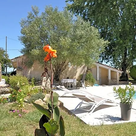 D'hotes Sauternais Bed & Breakfast 3*