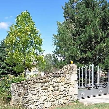 D'hotes Sauternais Bed & Breakfast
