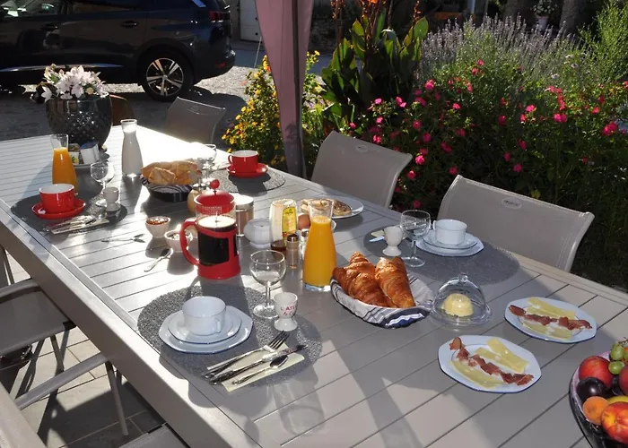 D'hotes Sauternais Bed and Breakfast 3*