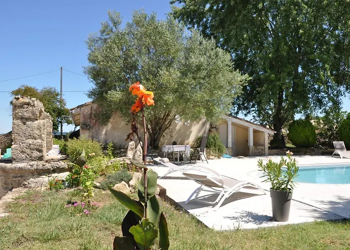 D'hotes Sauternais Bed and Breakfast