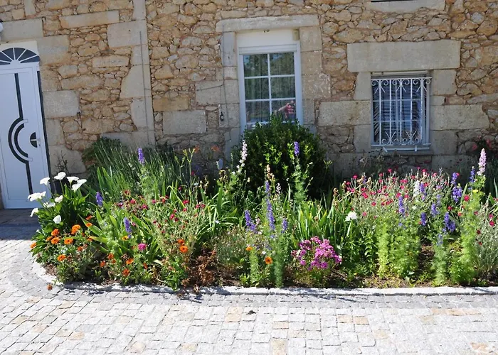 D'hotes Sauternais Bed and Breakfast 3*